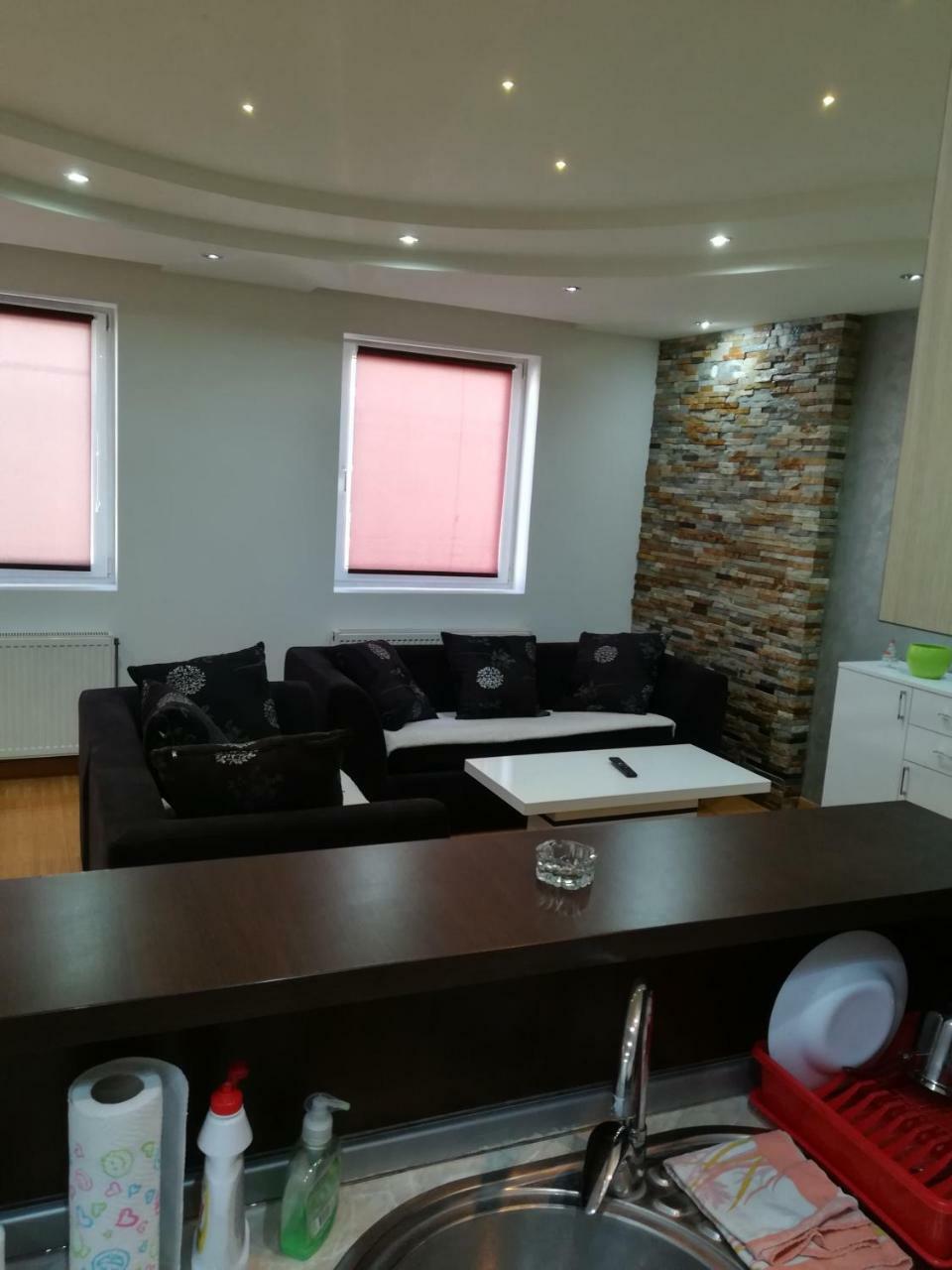 Apartment Day Holiday Smederevo Buitenkant foto